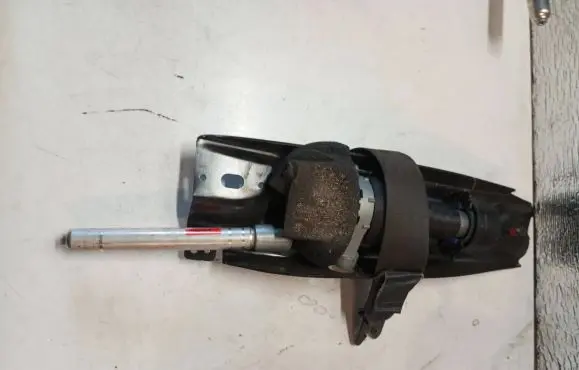 Volvo XC70 Front seatbelt 39817387