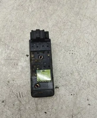 Land Rover Evoque I Electric window control switch m13590