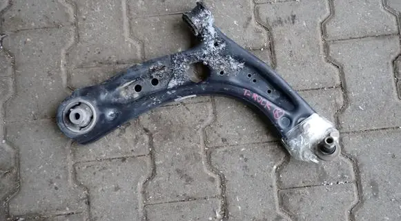 Volkswagen T-Roc Front lower control arm/wishbone 