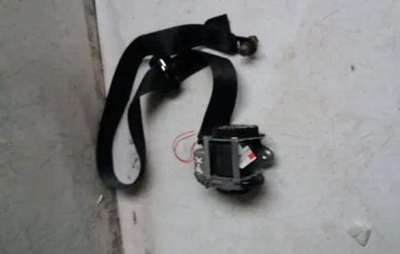 Mitsubishi Colt Front seatbelt 60476130812257
