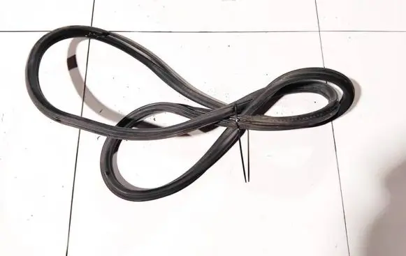 Citroen C4 I Rubber seal front coupe door 9647250599