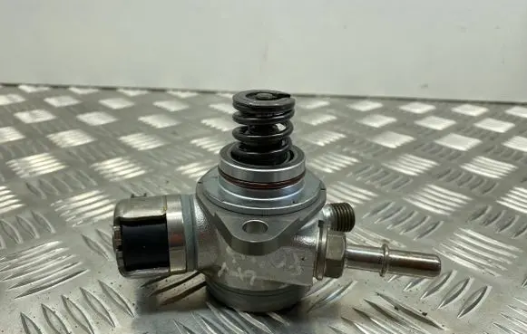 Ford Focus Fuel injection high pressure pump CM5E9D376CB
