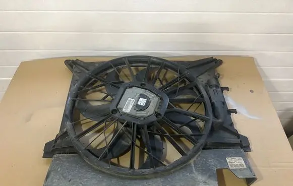 Volvo XC90 Electric radiator cooling fan 30680005