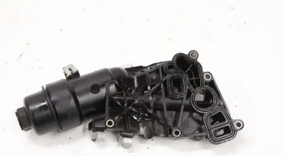 BMW 2 F45 Oil filter cover 70563887