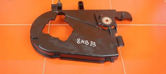 Land Rover Discovery 3 - LR3 Timing chain cover 7H2Q6A247JA 8MB33