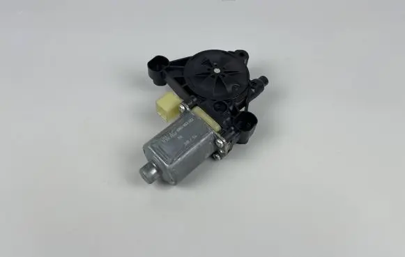 Audi A4 S4 B9 8W Front door window regulator motor 8W0959802 0130822704