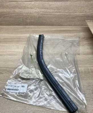 BMW 3 E90 E91 Engine compartment rubber 7134101 51647134101