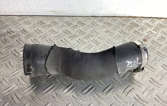 Porsche Cayenne (9Y0 9Y3) Intercooler hose/pipe 4M0145980C