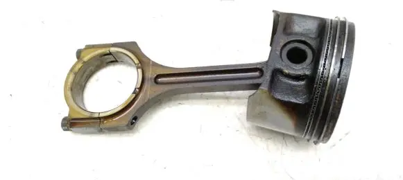 KIA Sportage Piston with connecting rod