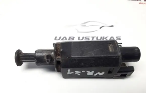 Brake pedal sensor switch