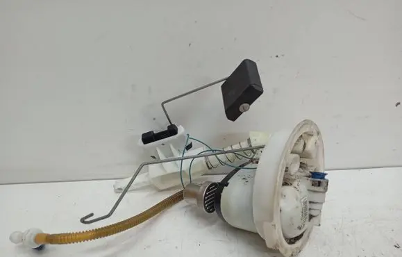 BMW 3 E90 E91 Fuel level sensor 6766919