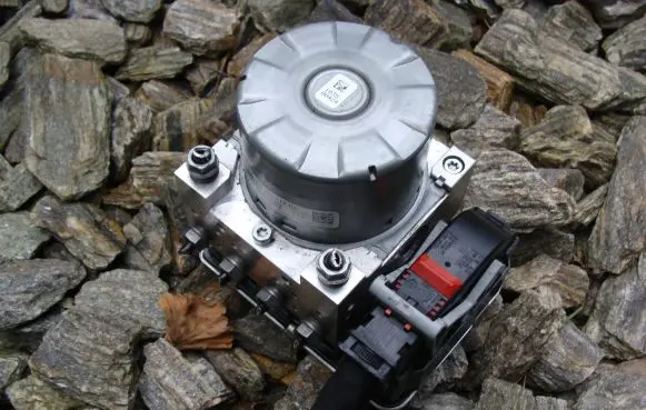 Volkswagen Tiguan ABS Pump 5Q0614517GA