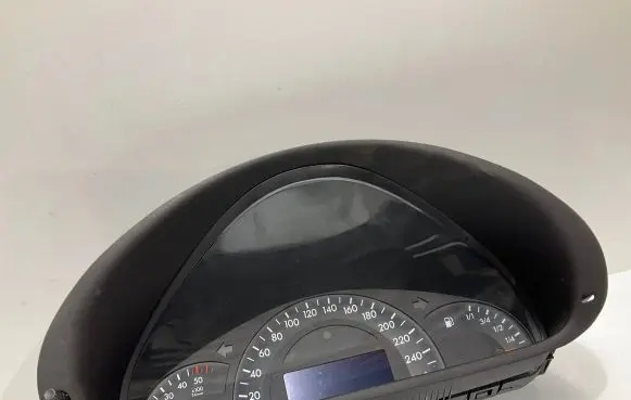 Mercedes-Benz C W203 Speedometer (instrument cluster) A2095401347