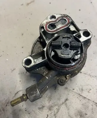 Peugeot 607 Vacuum pump
