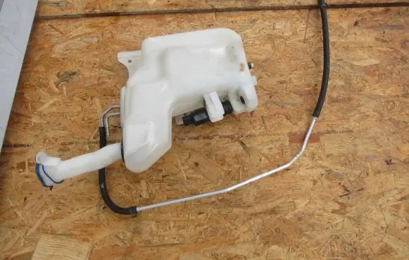 Mercedes-Benz SL R231 Windshield washer fluid reservoir/tank 2318600560