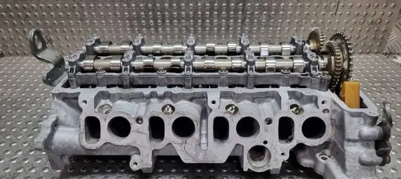 BMW 5 E60 E61 Engine head S27698547 7781098