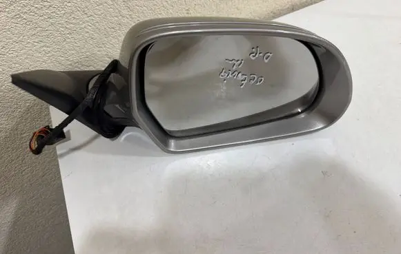 Skoda Octavia Mk2 (1Z) Front door electric wing mirror E1020989