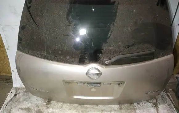 Nissan Quest Tailgate/trunk/boot lid rudas