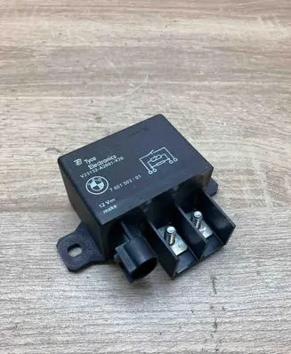 BMW 5 F10 F11 Glow plug pre-heat relay 7661503 V23132A2001X23