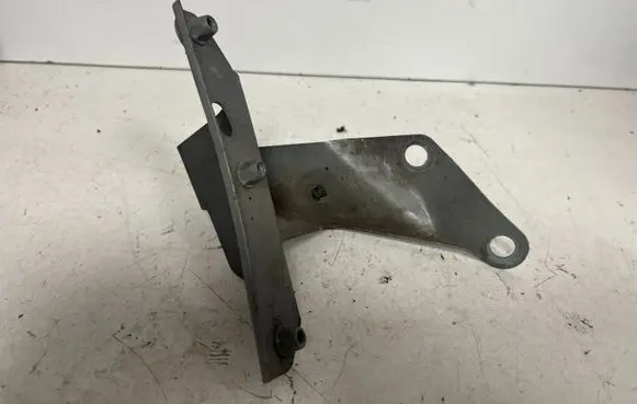 Audi A7 S7 4G Fender mounting bracket 4G8821135D
