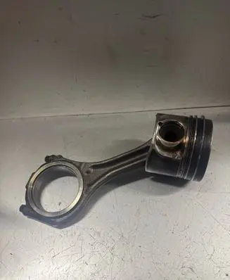 Audi Q7 4L Piston with connecting rod 059AA