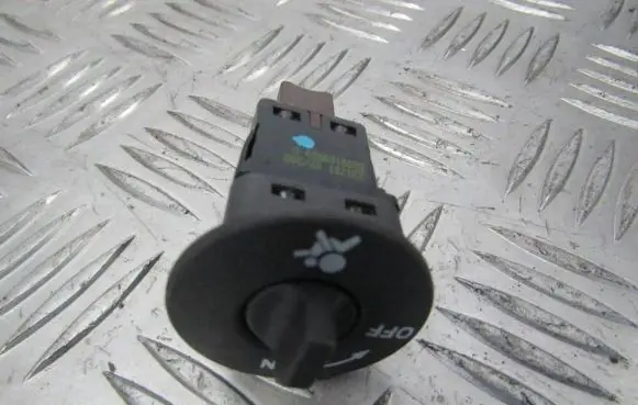 Passenger airbag on/off switch