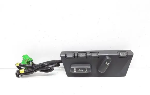 Volvo V70 Seat control switch 8682700