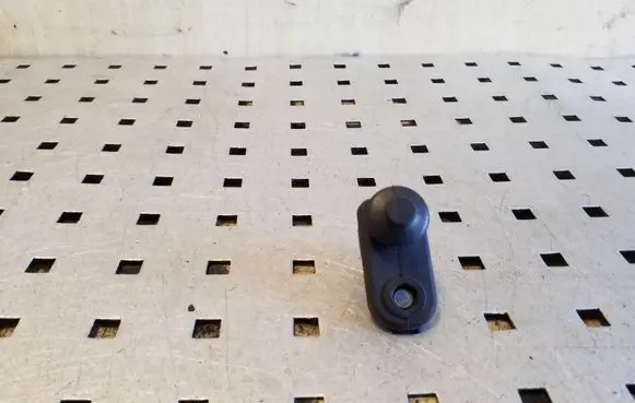 Mitsubishi Pajero Front door sensor 