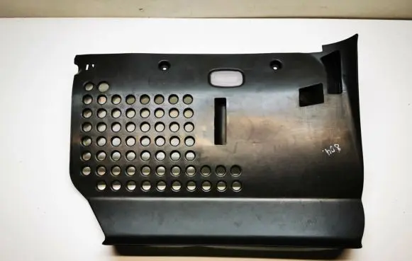 Mercedes-Benz CLS C219 Dashboard lower bottom trim panel A2116800739