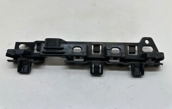 BMW 7 G11 G12 Fender mounting bracket 7357132