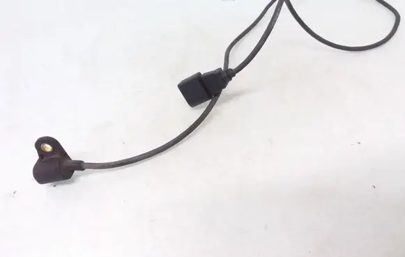 Volkswagen PASSAT B5 Camshaft position sensor 038906433A