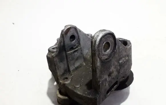 Citroen C5 Engine mounting bracket 9631853680B