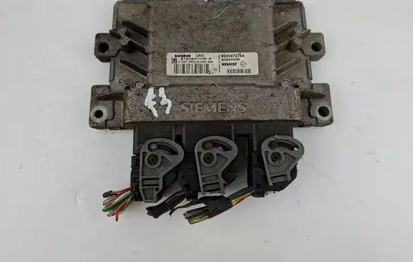 Renault Clio III Engine control unit/module 8200473744 8200400246