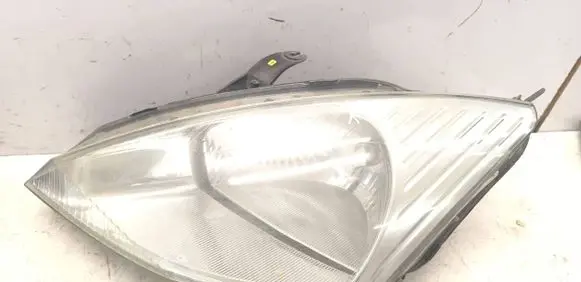 Ford Focus Headlight/headlamp