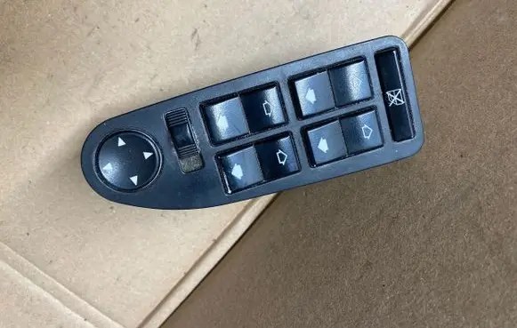 BMW 5 E39 Electric window control switch 8368966 073317 HW07SW