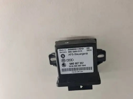 Volkswagen PASSAT B6 Light module LCM 5M0907357 5WK49172