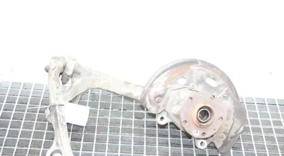 Audi A8 S8 D3 4E Front wheel hub