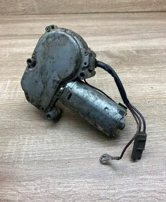 Ford Escort Rear window wiper motor 86AB17404A2C