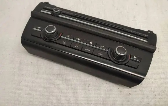 BMW 5 F10 F11 Climate control unit 9236482