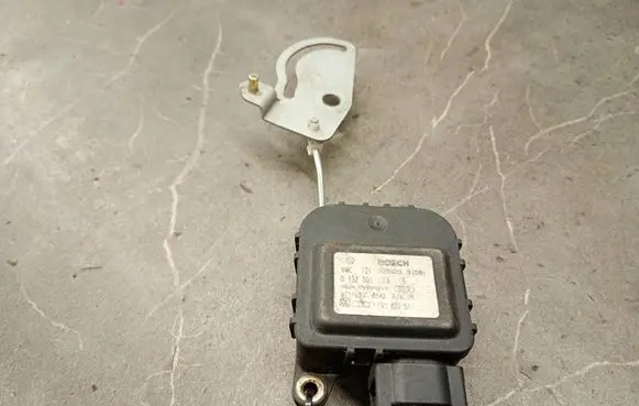 Audi A6 Allroad C5 A/C air flow flap actuator/motor 0132801126