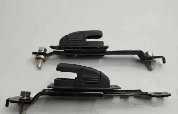 Nissan Juke II F16 Seat belt adjustment rail 6096312B