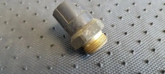 Volkswagen Golf IV Coolant temperature sensor 1H0959481B