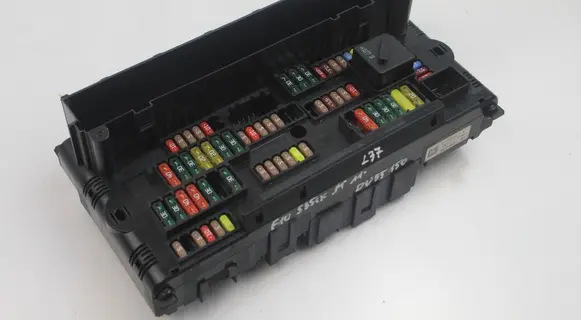 BMW 7 F01 F02 F03 F04 Fuse module 9234421