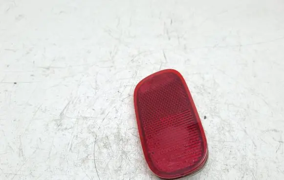 Toyota RAV 4 (XA20) Rear tail light reflector E13023616