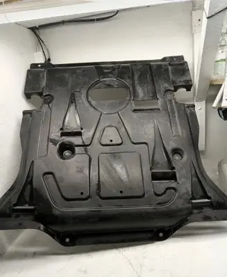Mercedes-Benz GLE AMG (W166 - C292) Engine splash shield/under tray A1665240185