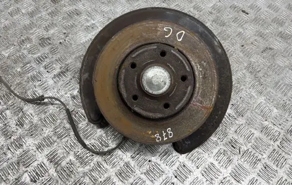 Opel Vivaro Rear wheel hub