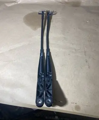 Volkswagen Golf Plus Front wiper blade arm 5M0955409A 5M0955410A