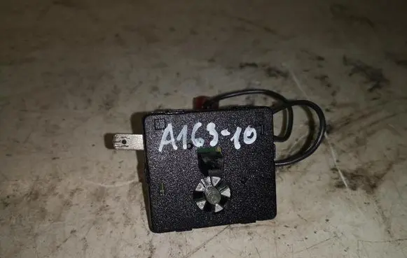 Volvo V70 Aerial antenna amplifier 30679655
