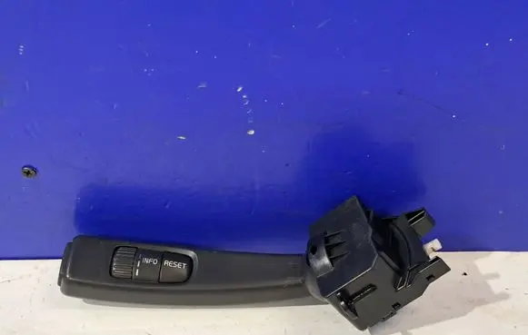 Volvo V50 Indicator stalk 8637377