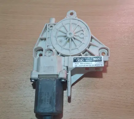 Audi A3 S3 8P Rear door window regulator motor 8P4959802D S006079022C